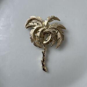 Vintage Gold Tone Palm Tree Brooch TexturedLeaf Statement Pin